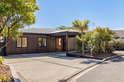 Photo of property in 22 Millennium Hill, Paraparaumu, 5032