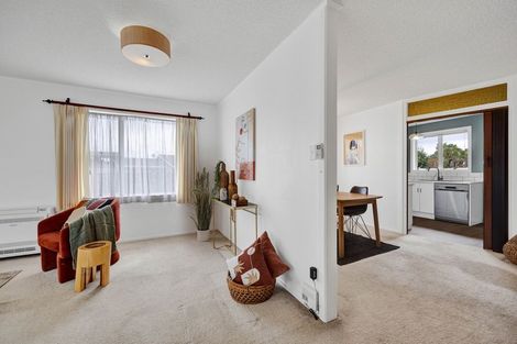 Photo of property in 53 Manu Crescent, Upper Vogeltown, New Plymouth, 4310