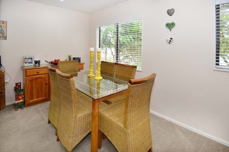 Photo of property in 2/73 Athena Drive, Totara Vale, Auckland, 0629