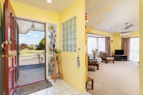 Photo of property in 39 Frank Evans Place, Henderson, Auckland, 0610