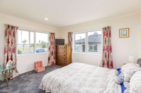Photo of property in 409 Estuary Road, South New Brighton, Christchurch, 8062
