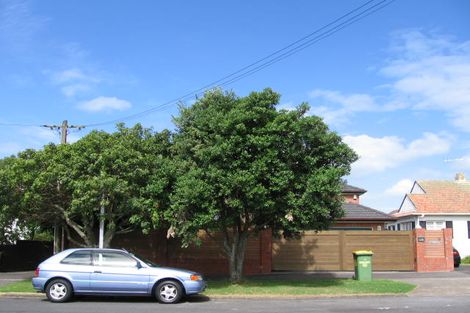 Photo of property in 1/9 Saltburn Road, Milford, Auckland, 0620