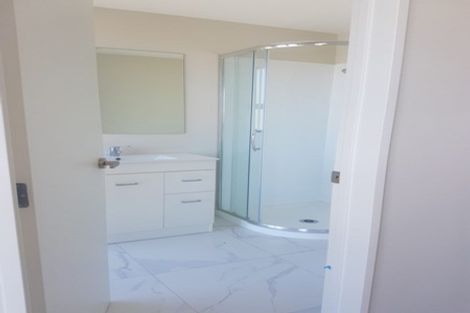 Photo of property in 16b Hollowout Street, Takanini, 2112