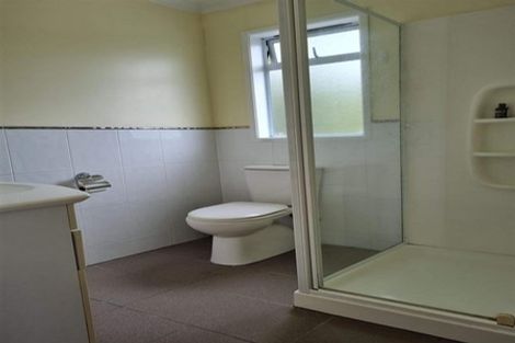 Photo of property in 28 Judkins Crescent, Cockle Bay, Auckland, 2014