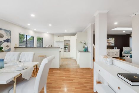 Photo of property in 17 Jacanas Place, Unsworth Heights, Auckland, 0632