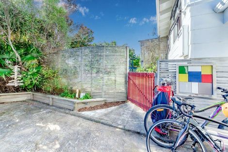 Photo of property in 27 Eruini Street, Waikanae Beach, Waikanae, 5036