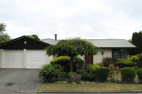Photo of property in 21 Felstead Place Avonhead Christchurch City