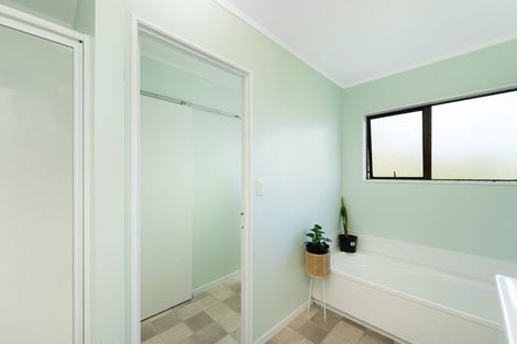 Photo of property in 16 Meander Drive, Welcome Bay, Tauranga, 3112