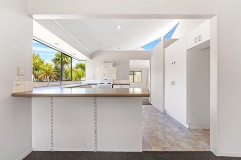 Photo of property in 2/52 Donald Street, Stanmore Bay, Whangaparaoa, 0932