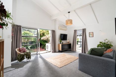 Photo of property in 42 Weka Street, Miramar, Wellington, 6022