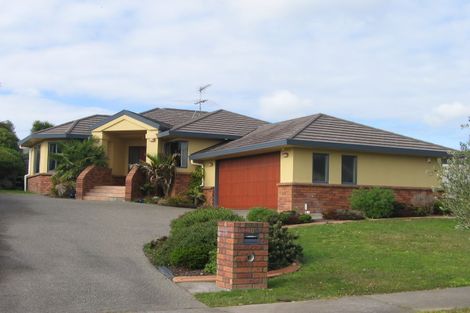 Photo of property in 18 Monivea Place, East Tamaki Heights, Auckland, 2016