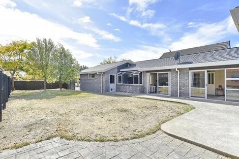 Photo of property in 142 Royal Park Drive, Parklands, Christchurch, 8083