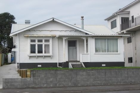 Photo of property in 144 Molesworth Street, New Plymouth, 4312
