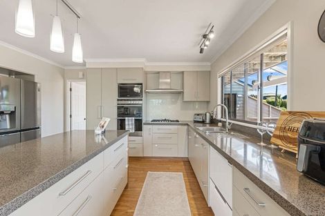 Photo of property in 58 Karina Road, Merrilands, New Plymouth, 4312