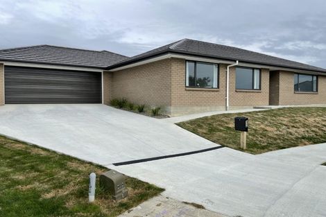 Photo of property in 32 Varsity Heights, Fitzherbert, Palmerston North, 4410