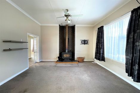 Photo of property in 36 Saint Catherine Street, Kaitangata, 9210