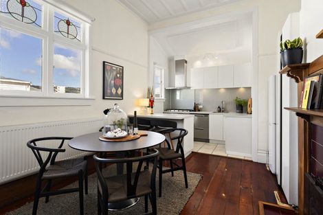 Photo of property in 18 Porritt Avenue, Mount Victoria, Wellington, 6011