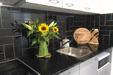 Photo of property in City Gardens Apartments, 11a/76 Albert Street, Auckland Central, Auckland, 1010