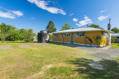 Photo of property in 18 Library Road, Te Karaka, 4022