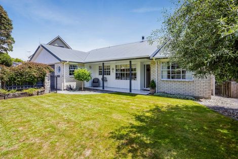Photo of property in 11 Elder Grove, Whalers Gate, New Plymouth, 4310
