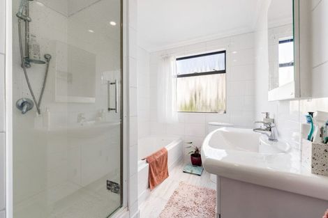 Photo of property in 19 Constable Lane, West Harbour, Auckland, 0618