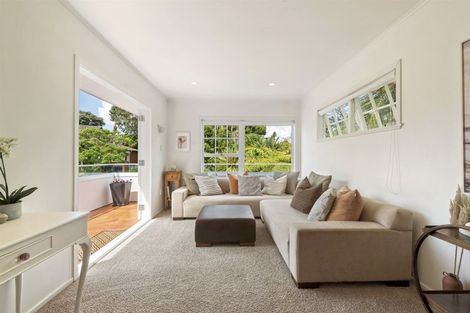 Photo of property in 16 Anakiwa Place, Milford, Auckland, 0620