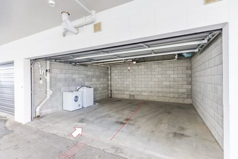 Photo of property in Pirie Street Townhouses, 2/35 Pirie Street, Mount Victoria, Wellington, 6011