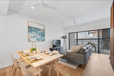 Photo of property in 9 Kawau Close, Orewa, 0931