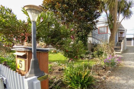 Photo of property in 5 Te Whena Street, Otaki Beach, Otaki, 5512