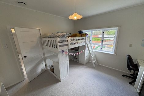 Photo of property in 2 Homewood Crescent, Karori, Wellington, 6012