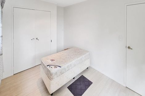 Photo of property in 9 Ngatoa Place, Glenfield, Auckland, 0629