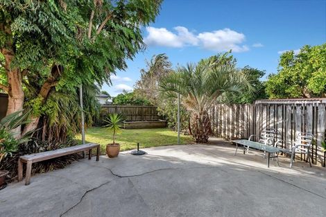 Photo of property in 16a Bermuda Place, One Tree Point, 0118