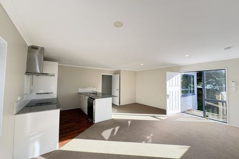 Photo of property in 86b Royal View Road, Te Atatu South, Auckland, 0610