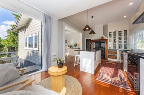 Photo of property in 76 Awaroa Road, Helensville, 0800