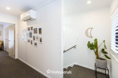 Photo of property in 1 Somerby Mews, Silverstream, Upper Hutt, 5019