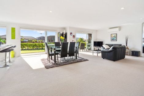 Photo of property in 20 Stace Hopper Drive, One Tree Point, 0118