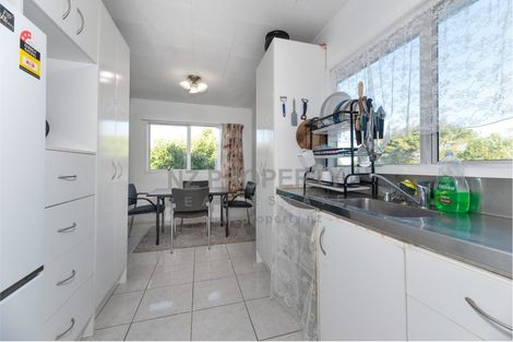 Photo of property in 46 Parrs Cross Road, Henderson, Auckland, 0612