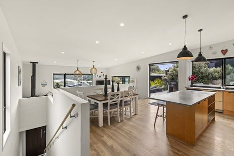Photo of property in 36 Robertson Street, Raglan, 3225
