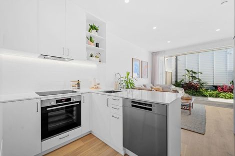 Photo of property in 6 Titoki Close, Matakana, Warkworth, 0985