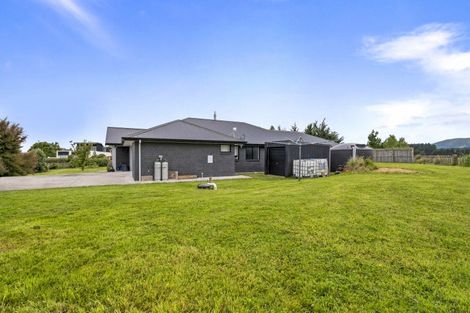 Photo of property in 12 Highland View Drive, Tokomaru, Palmerston North, 4474