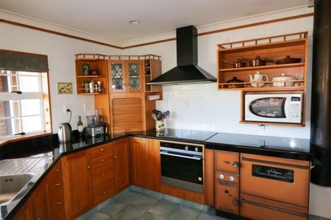 Photo of property in 210 Cowper Road, Dannevirke, 4976