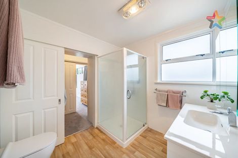 Photo of property in 35 Harbour View Road, Harbour View, Lower Hutt, 5010