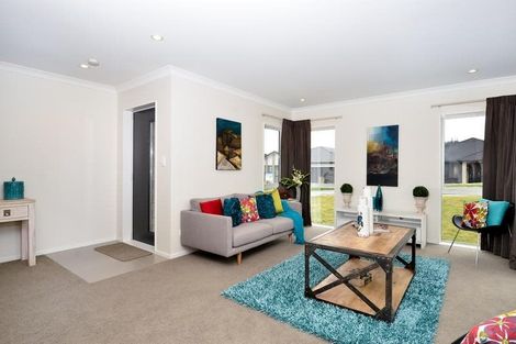 Photo of property in 7 Pohue Avenue, Huapai, Kumeu, 0810