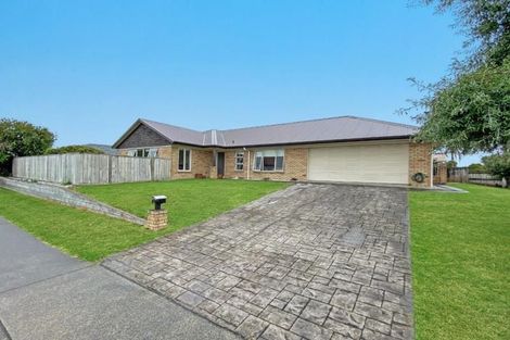 Photo of property in 2 Maahutaupeke Place, St Andrews, Hamilton, 3200