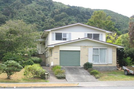 Photo of property in 172 California Drive, Totara Park, Upper Hutt, 5018