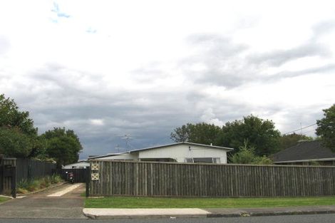 Photo of property in 1/1066 Beach Road, Torbay, Auckland, 0630