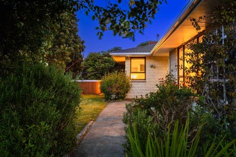 Photo of property in 60 Makora Road, Otaihanga, Paraparaumu, 5036