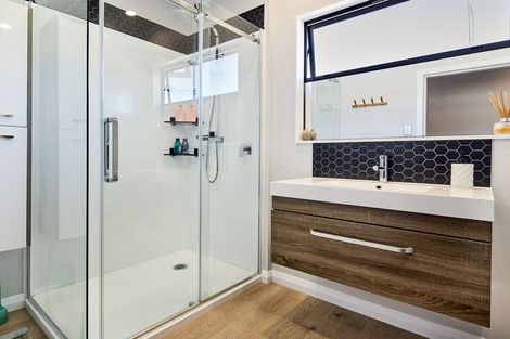 Photo of property in 280 Main Road, Tawa, Wellington, 5028