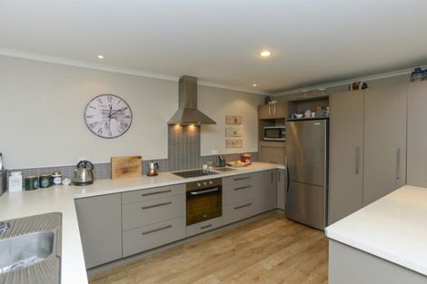 Photo of property in 121 Arataki Road, Havelock North, 4130