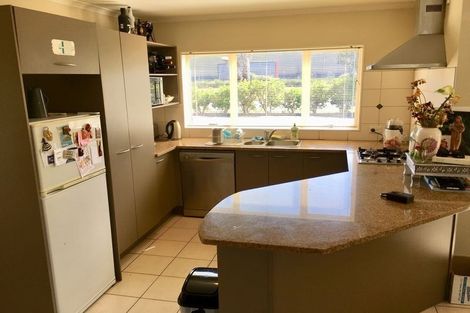 Photo of property in 5 Moravale Lane, Flat Bush, Auckland, 2016